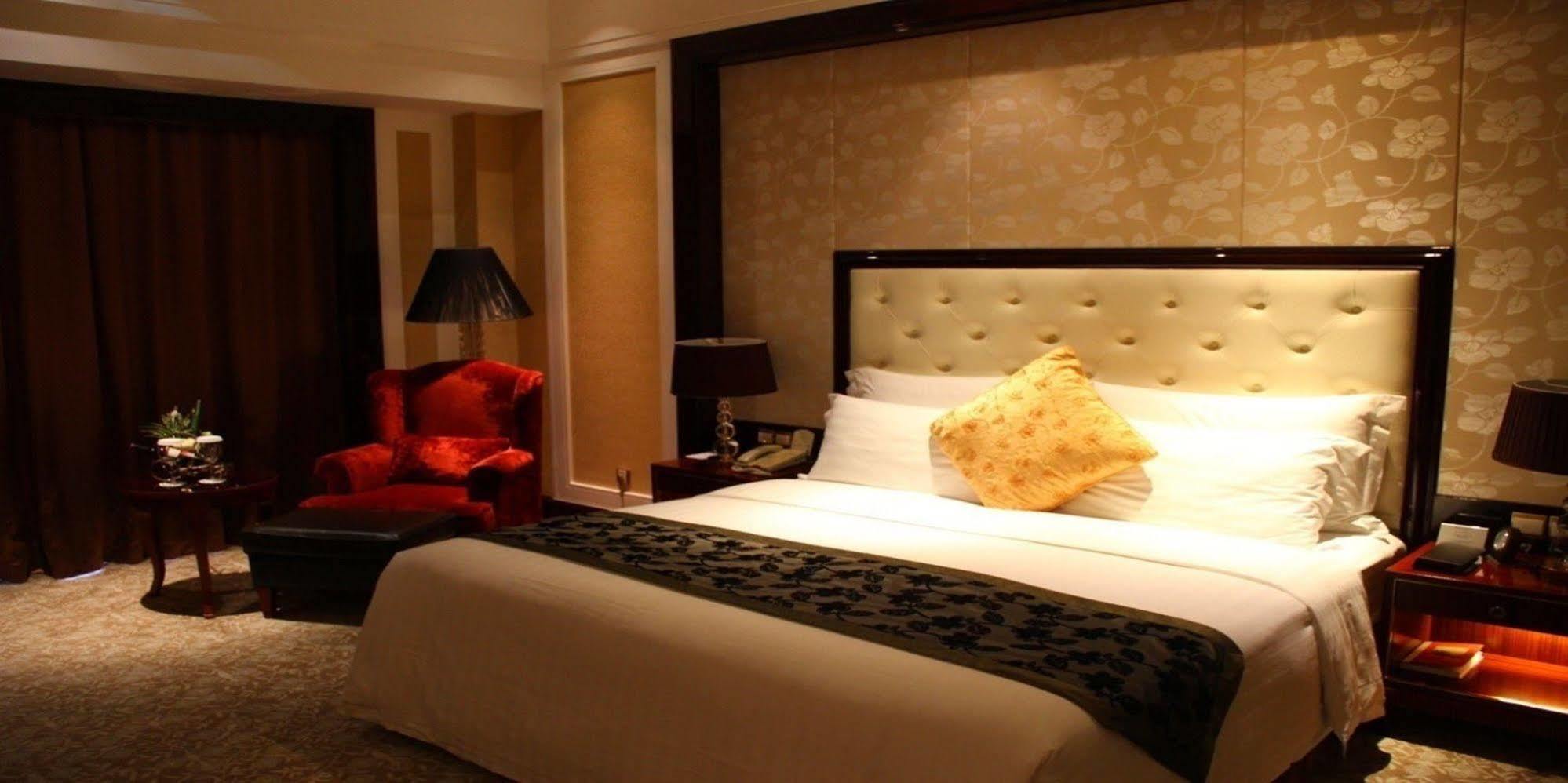 Wyndham Grand Plaza Royale Palace Chengdu Exterior foto