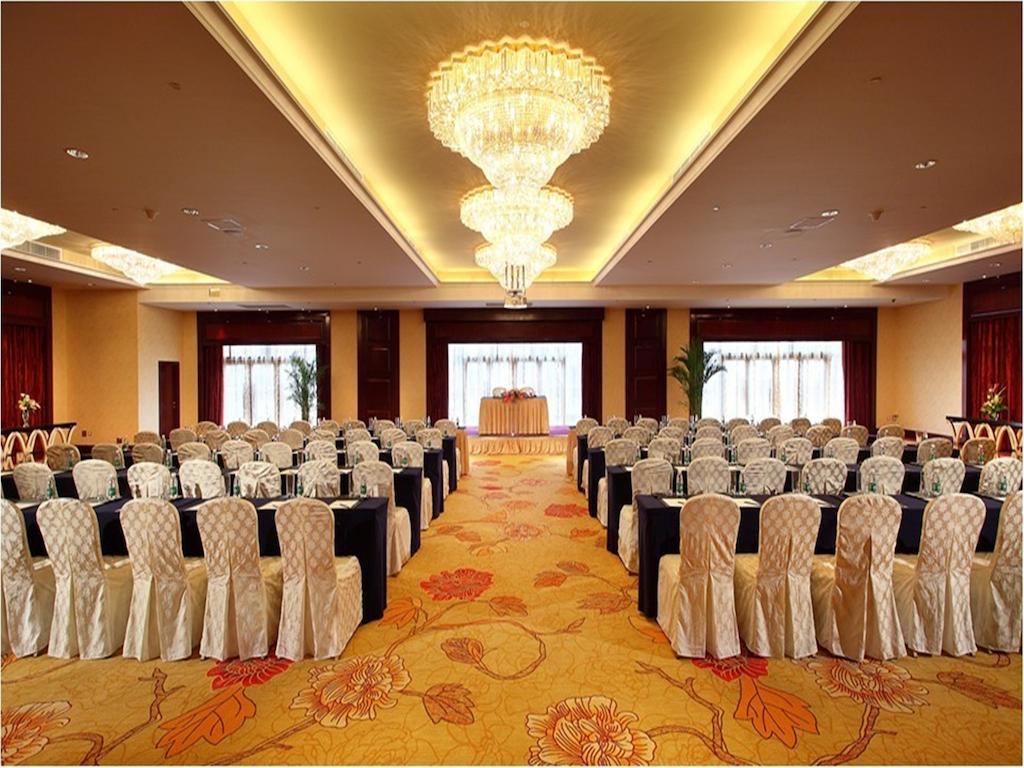 Wyndham Grand Plaza Royale Palace Chengdu Exterior foto