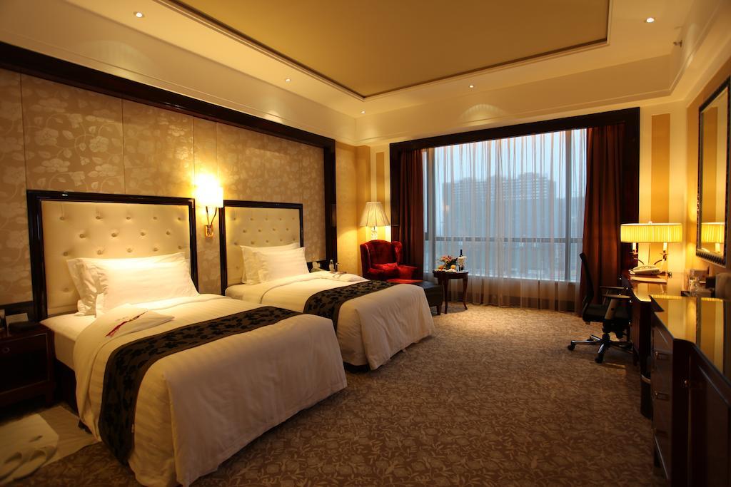 Wyndham Grand Plaza Royale Palace Chengdu Exterior foto